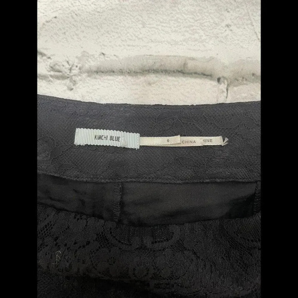 Women’s Kimchi Blue- Black Lace Overlay Booty Pin Up Shorts Size 6 - Picture 3 of 4